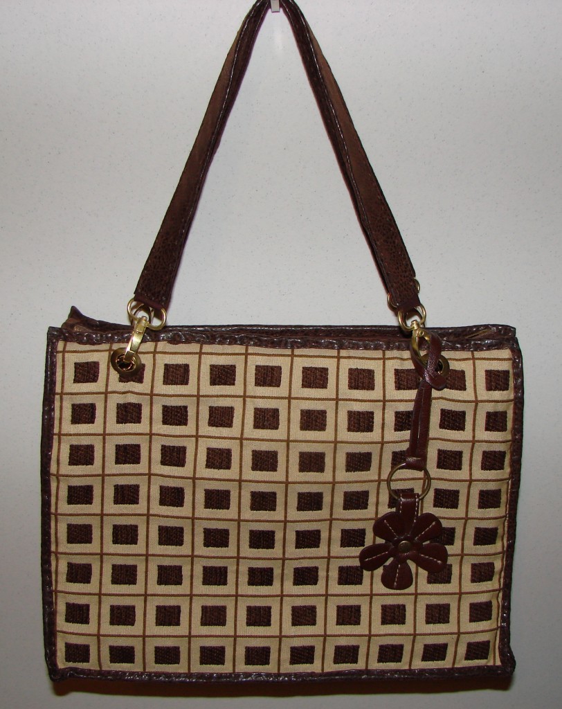 Upholstry purse (1)