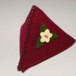 Felt pyramid coin purse (1)