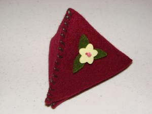 Felt pyramid coin purse (1)